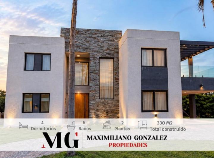 Casa · 330m² · 7 Ambientes · 3 Cocheras