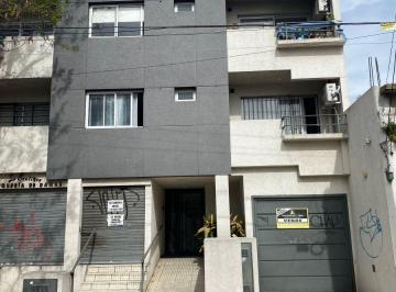 Departamento de 2 ambientes, Lomas de Zamora · Dosambientes con Gran Patio de 44 m²