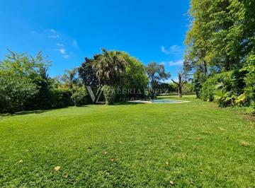Casa · 200m² · 5 Ambientes · Casa en Alquiler en Highland Park, Pilar, E Dorm en Suite, Piscina y Dependencia