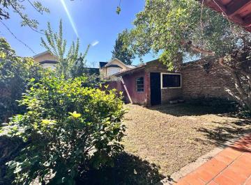 Casa · 173m² · 4 Ambientes · Venta Casa 4 Ambientes C/parque Jose Marmol