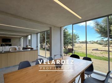 Casa · 200m² · 5 Ambientes · 4 Cocheras · Casa en Venta en Costa Esmeralda