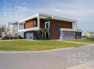 Casa · 320m² · 5 Ambientes · 6 Cocheras · Imponente Propiedad en La Providencia