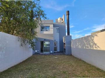 Casa · 80m² · 2 Dormitorios · 1 Cochera · Duplex en Alquiler, Villa Allende, Barrio Norte