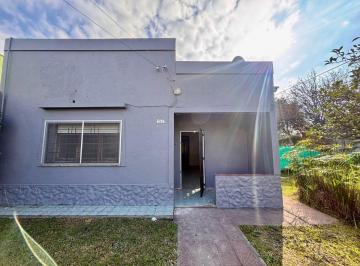 Casa de 3 ambientes, Lomas de Zamora · Casa 3 Ambientes en Alquiler – Llavallol