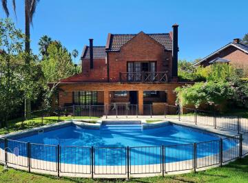 Casa · 279m² · 6 Ambientes · 1 Cochera · Casa en Venta 6 Ambientes Oportunidad Apto Credito. Digna de Visitar!