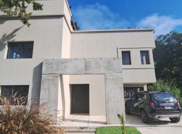Casa · 191m² · 4 Ambientes · 2 Cocheras · Casa en Venta a Estrenar Apta Crédito