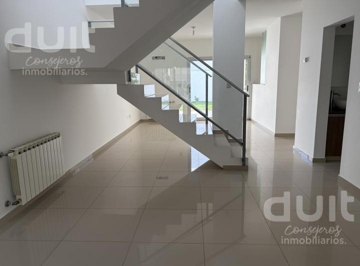 Casa · 115m² · 3 Dormitorios · 1 Cochera