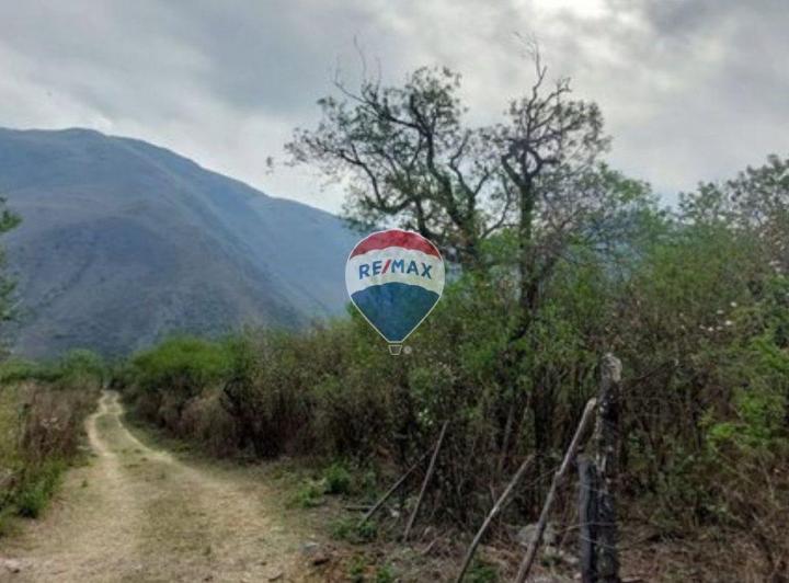 Terreno · 920m²