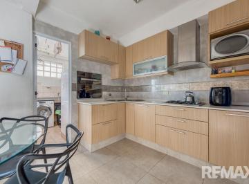 Departamento · 88m² · 4 Ambientes · Venta Departamento 4 Amb. Flores Piso 9 Baulera