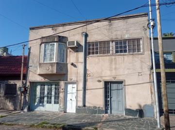 Casa · 180m² · 6 Ambientes · 1 Cochera · Venta de Dos Viviendas en Bloque — Una Oportunidad de Inversión en Remedios de Escalada