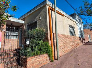 Casa · 175m² · 13 Ambientes · Casa a Refaccionar + Departamento Refaccionado a Nuevo Barrio Crisol Norte
