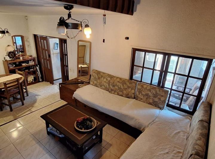 Casa · 75m² · 4 Ambientes · 1 Cochera