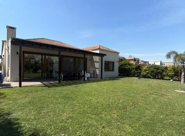 Casa · 250m² · 5 Ambientes · 6 Cocheras · Casa en Club de Campo El Rebenque