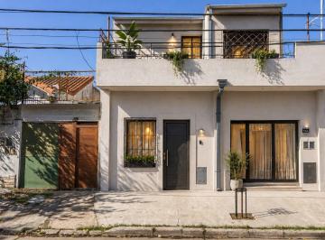 Casa · 260m² · 7 Ambientes · 1 Cochera · Casa en Venta, Multifamiliar y Local Comercial