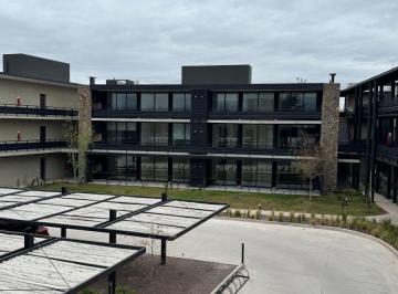 Departamento de 6 ambientes, Maipú · Departamento en Alquiler C/ Cochera en Maipú