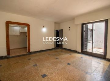 PH de 2 ambientes, Morón · Vende PH 2 Ambientes con Patio Entrada Independiente Centro Moron Apto Credito Bancario
