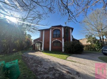 Casa · 177m² · 5 Ambientes · Venta Casa en Campos de Alvarez