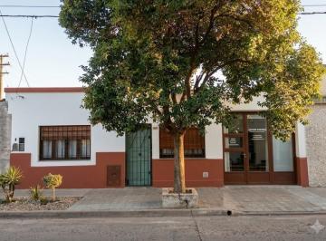 Casa · 3 Ambientes · 1 Cochera · Casa en Yapeyu