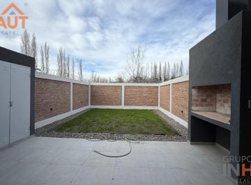 PH · 113m² · 4 Ambientes · 2 Cocheras · PH en Venta Cipolletti a Estrenar