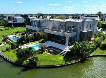 Casa · 360m² · 6 Ambientes · 4 Cocheras · Casa a Laguna en Venta Barrio Carpinchos Nordelta