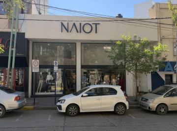 Local comercial · 220m² · Local en Área Centro Este