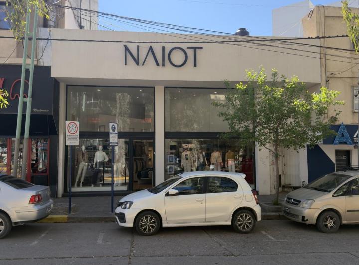 Local comercial · 220m²