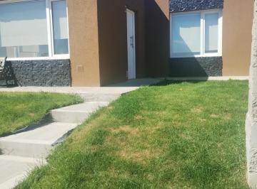 Casa de 5 ambientes, Comodoro Rivadavia · Casa con Patio y Vista