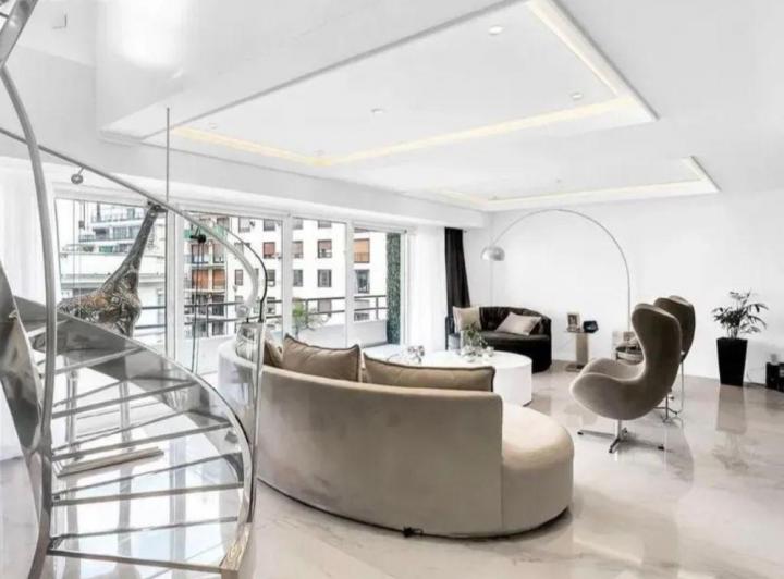 Departamento · 260m² · 6 Ambientes · 1 Cochera