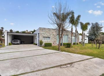 Casa · 281m² · 6 Ambientes · 4 Cocheras · Casa en Venta en Comarcas de Luján, Santa Irene