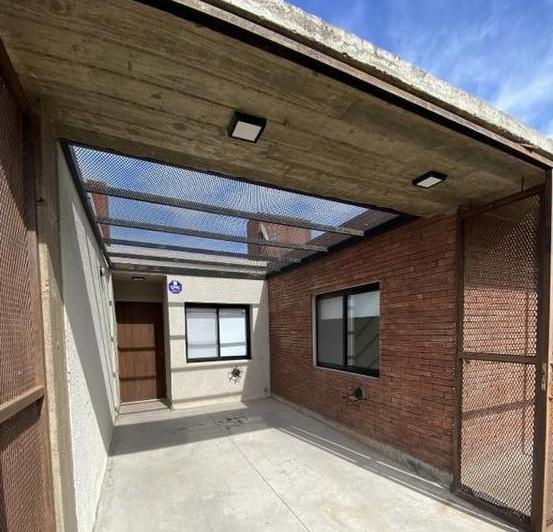 Casa · 100m² · 3 Ambientes · 1 Cochera