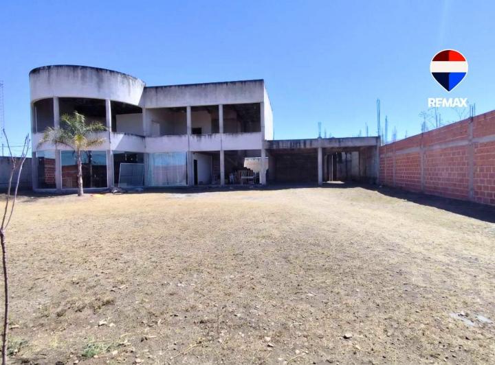 Casa · 490m² · 5 Ambientes · 2 Cocheras