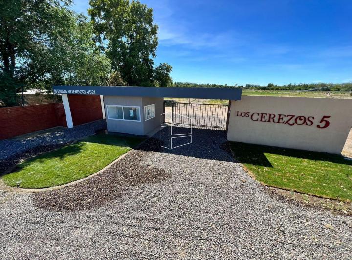 Terreno · 657m²