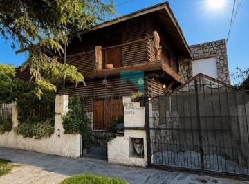 Casa · 179m² · 4 Ambientes · 1 Cochera · Venta Casa 4 Ambientes C/patio, Garage y Depto Monoambiente Sobre Lote Propio