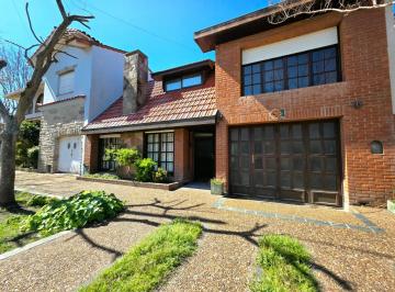 Casa · 218m² · 6 Ambientes · 1 Cochera · Venta Casa 6 Ambientes, Centro, Miramar