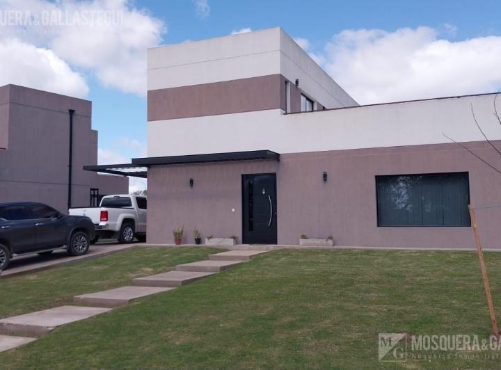 Casa · 137m² · 4 Ambientes