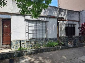 Casa · 44m² · 2 Ambientes · Alquiler PH 2 Ambientes con Patio en Saavedra
