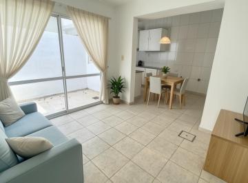 Casa · 44m² · 2 Ambientes · Alquiler PH 2 Ambientes con Patio en Saavedra. Sin Expensas
