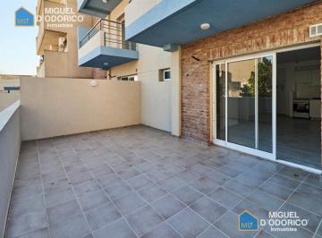 Departamento · 30m² · 1 Ambiente · Alquiler Monoambiente con Patio en Floresta