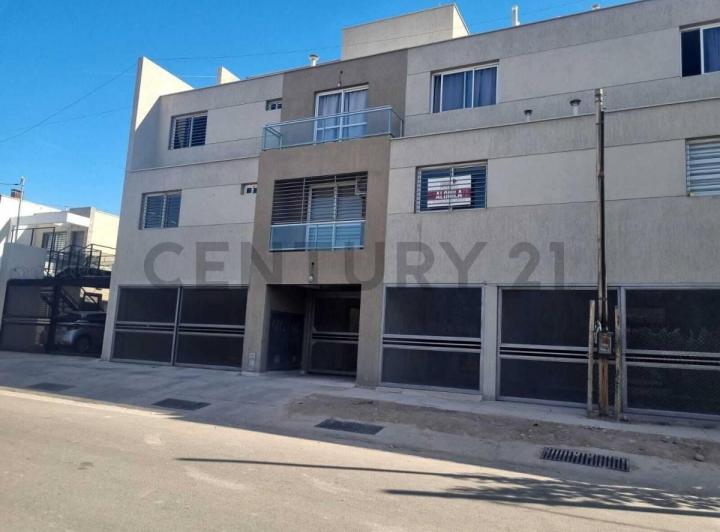 Casa · 100m² · 3 Ambientes · 1 Cochera