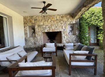 Casa · 220m² · 6 Ambientes · Alquiler Temporal - Casa en Centauros - Vco Propiedades