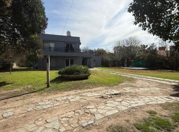 Casa · 101m² · 4 Ambientes · 1 Cochera · Casa en Presidente Derqui