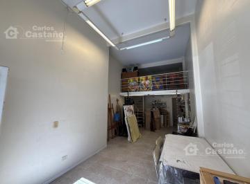 Depósito · 38m² · 2 Ambientes · Excelente Local Comercial 38 m² con Entrepiso y Baño.