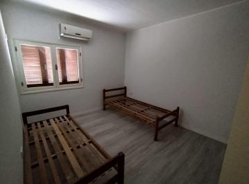 Departamento · 45m² · 4 Ambientes · Alquiler Departamento de 3 Dorm y Dos Baños. A/c