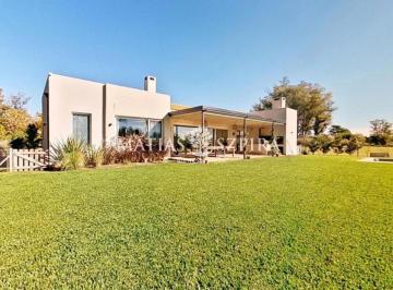 Casa · 214m² · 4 Ambientes · Casa en Haras San Pablo