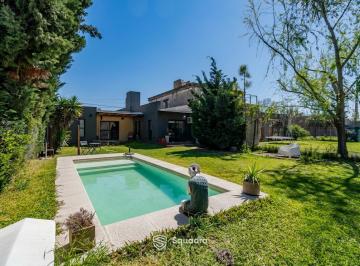 Casa · 132m² · 3 Ambientes · 2 Cocheras · Venta | Permuta - Casa de 2 Dorm. Comodin, y Piscina - Tsd 2, Roldán. Apto Crédito.