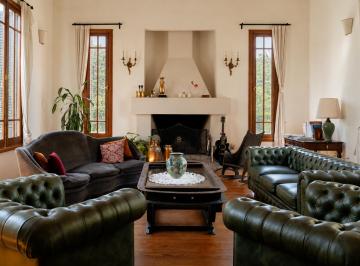 Casa de 8 ambientes, Córdoba · Fincas del Sur – Importante Casa en Venta con Detalles Arquitectónicos de Primera.