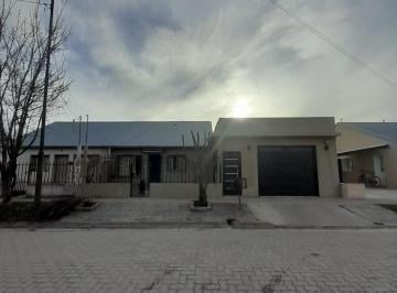 Casa · 181m² · 4 Ambientes · 1 Cochera · Casa en Trevelin