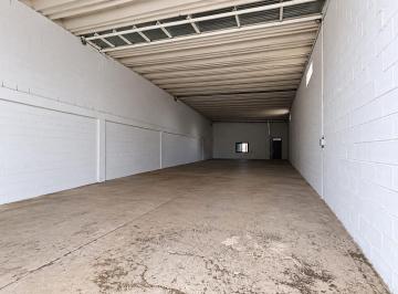 Local comercial · 140m² · 2 Ambientes · Se Alquila Galpón en Gatica Al 400