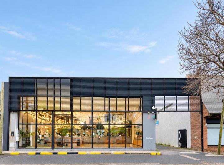 Local comercial · 602m² · 10 Cocheras