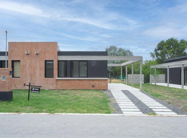 Casa · 67m² · 3 Ambientes · 1 Cochera